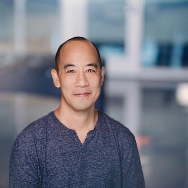 Headshot Susumu Tomita